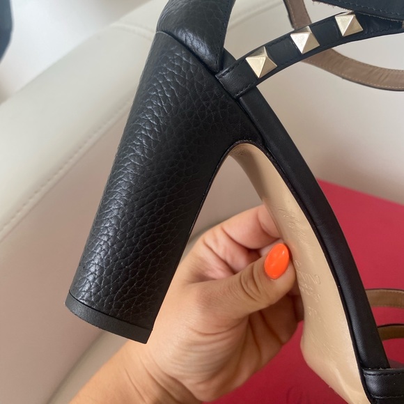 Valentino Garavani Rockstud Sandals - Picture 9 of 16